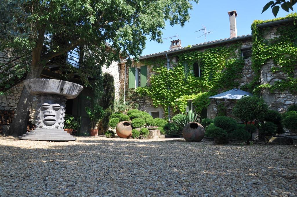 拉马扎德德圣基酒店 Saint-Mamert-du-Gard 外观 照片